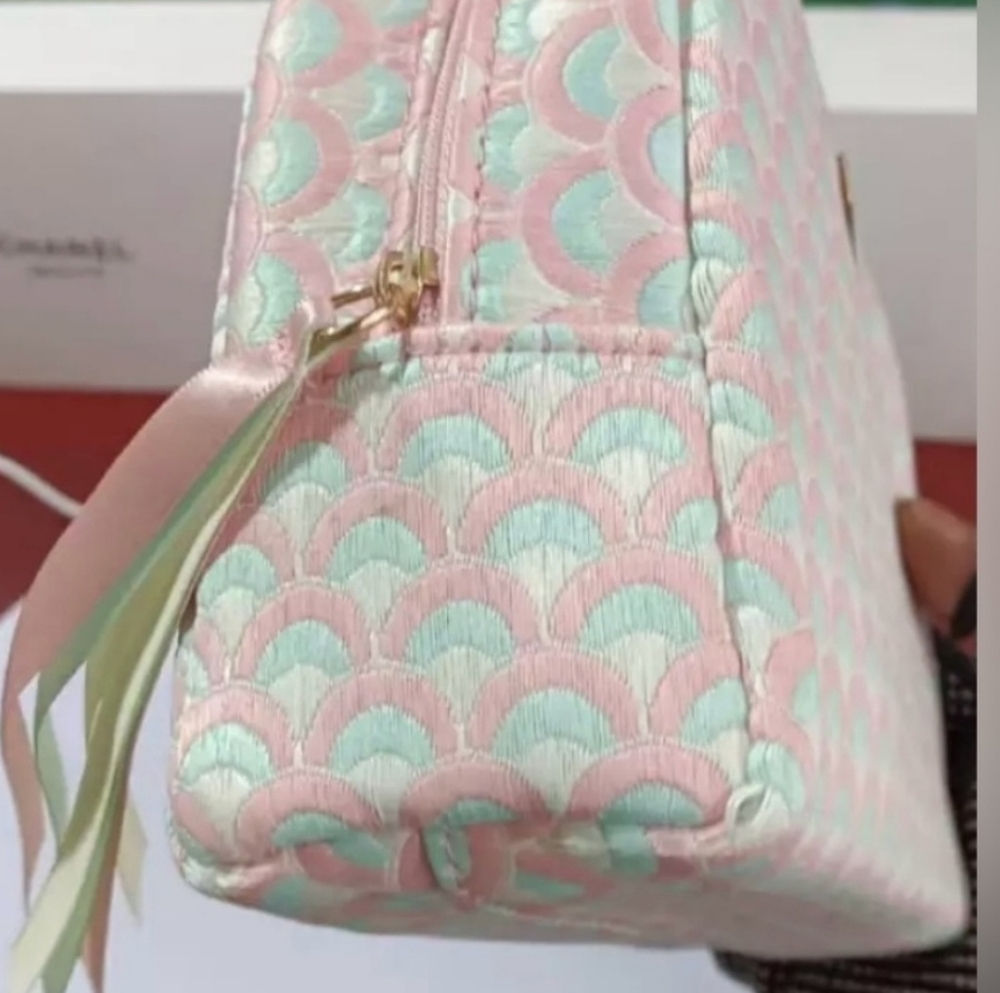 🌺BVLGARI PASTEL PINK & BLUE COSMETIC POUCH  BRAND NEW - Picture 4 of 4